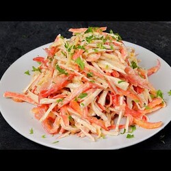 Шикарный САЛАТ на Новый Год 2024 и Рождество! Салат с крабовыми палочками и помидорами!