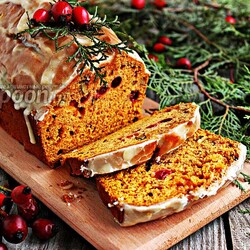 Тыквенный кекс с клюквой и орехами