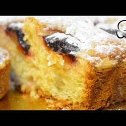 Все дело в бесподобном пудинговом тесте Быстрый пирог со сливами!
