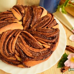 дрожжевой рулет с шоколадной начинкой - рецепт с фото  / Рецептик.рус