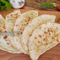 Лепёшки афарар с адыгейским сыром и зеленью