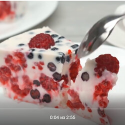 Ягодный торт без выпечки