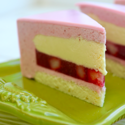 ТОРТ АНАНАС КЛУБНИКА МУССОВЫЙ