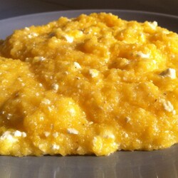 Рецепт: Кукурузная полента с сыром | Первый Вегетарианский