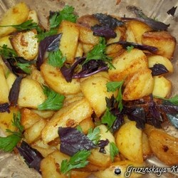 Жареная картошка со сванской солью