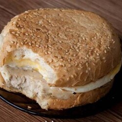 А-ля чизбургер в бутерброднице Travola