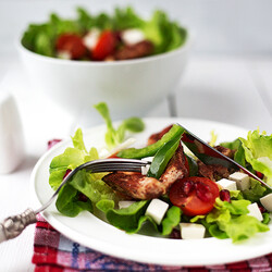 Салат с фетаксой и курицей. Рецепт с фото.