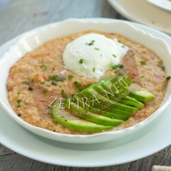 Вкусная овсянка с помидорами