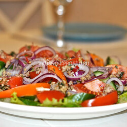 Овощной салат с орехами «Глехурад»