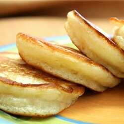 Рецепт: Пышных оладьев - Из яиц, творога и молочных продуктов - Основные блюда - Готовить легко!