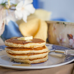 Рецепт пышных оладьев на кислом молоке кефире или простокваше