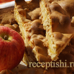 Простая шарлотка с яблоками (в духовке)