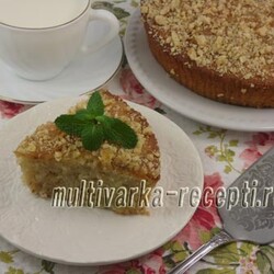 Манный пирог с яблоками и грецкими орехами, рецепт с фото