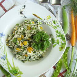 Рис с молодой морковкой, горошком и зеленью.