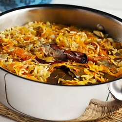 Плов из риса басмати с пряностями