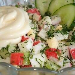 Крабовый салат с сельдереем: 10 минут, и всё готово!