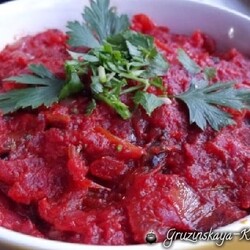 Жареная свекла с помидорами и грузинскими специями