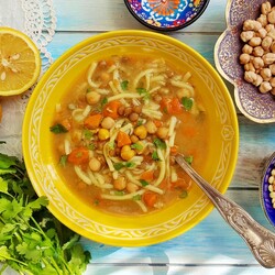 Харира – шёлковый овощной суп с нутом и чечевицей
