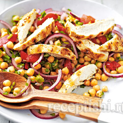 Салат с нутом и куриной грудкой