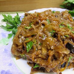 Солянка из лесных грибов и свежей капусты