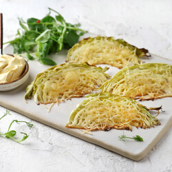 Как приготовить молодую капусту, запеченную с сыром | Меню недели