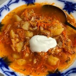 Кислые щи из квашеной капусты с мясом куриным