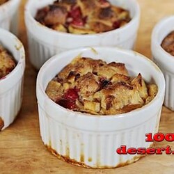 Яблочный хлебный пудинг