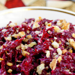 Постный салат со свеклой,орехами и семечками!