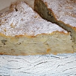 Шарлотка с тертыми яблоками в духовке