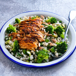 Сытный салат с курицей и брокколи - Daria Saveleva