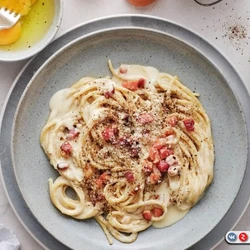 Спагетти "карбонара" - рецепт из книги "Рождество с Гордоном Рамзи"