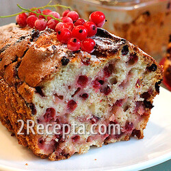 Кекс с красной смородиной