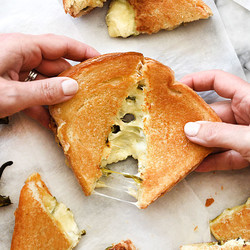 Jalapeño Popper Grilled Cheese Sandwich | foodiecrush.com