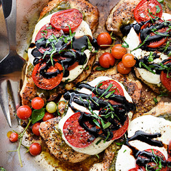 30-Minute Caprese Chicken Recipe | foodiecrush.com