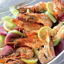 Острые креветки в пиве с пикантным соусом, пошаговый рецепт с фото