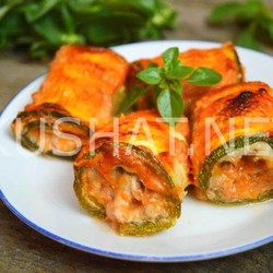 Рулетики из кабачков с фаршем.