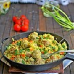 Булгур с овощами и фрикадельками