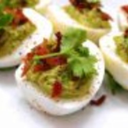 Фаршированные яйца с гуакамоле - пошаговый рецепт с фото на Повар.ру