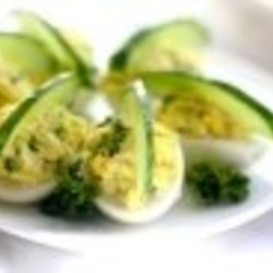 Яйца, фаршированные ветчиной - пошаговый рецепт с фото на Повар.ру