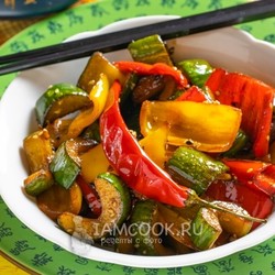 Жареные огурцы с перцем — рецепт с фото