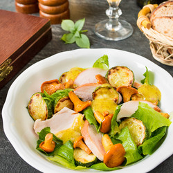 Салат с лисичками и копченой курицей на Вкусном Блоге