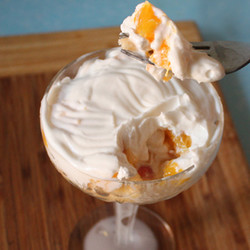 Десерт «Воздушный» с зефиром и фруктами