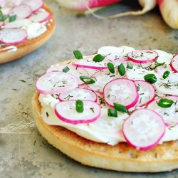 Бутерброд с редисом