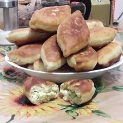 Скорые пирожки на кефире за 90 минут - рецепт несладкой выпечки от Простоквашино