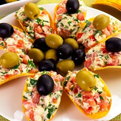 Закуска на чипсах на праздничный стол - семь рецептов с фото, видео