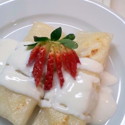 Спринг роллы с творогом, яблоком, клубникой!!!