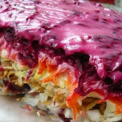 7 крутейших рецептов селедки под шубой, которые приведут тебя в восторг. Стоит попробовать.