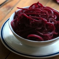 Свекла по-корейски на зиму - рецепты маринованного салата с морковью или капустой