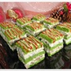 Закуска "Шпинатные кубики" с сырно-грибной прослойкой