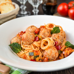 Паста с фрикадельками и овощами на Вкусном Блоге